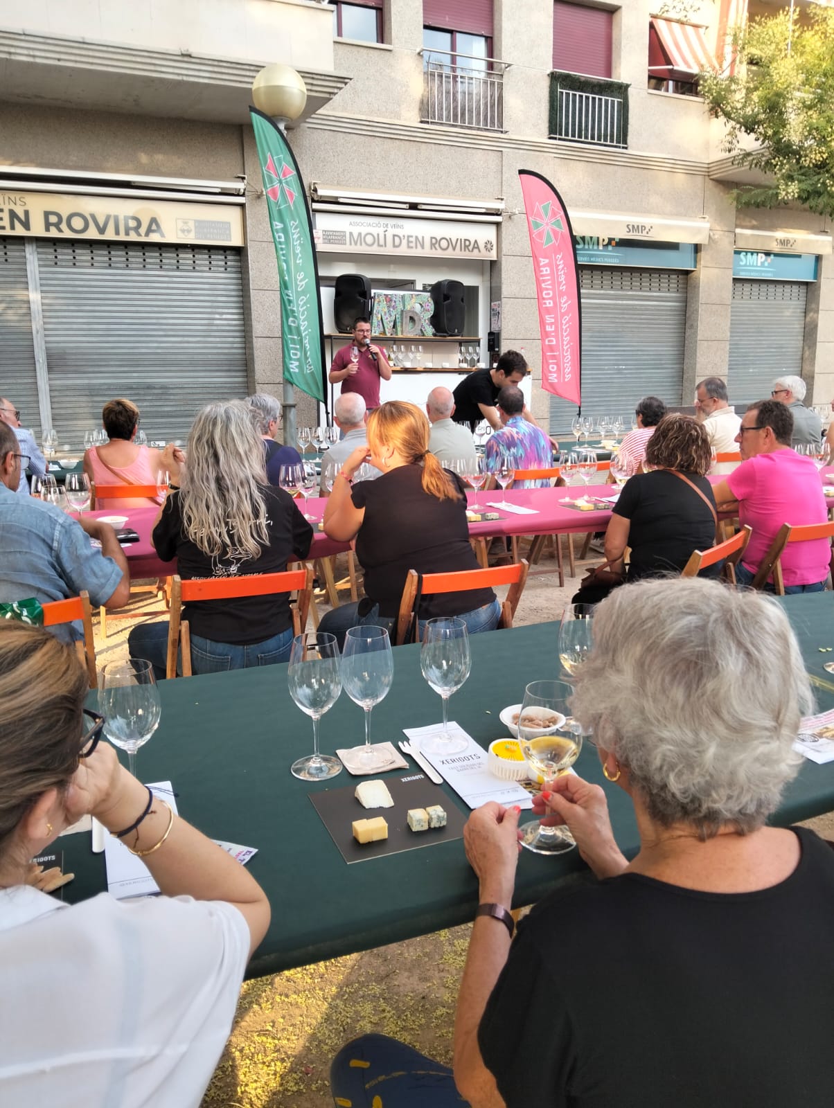 Recollim 600 euros pel Rebost Solidari del Tast del Barri del Vi